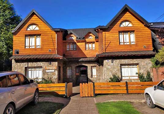 Cabañas con vista al boulevard Cabañas en San Martin de los Andes con vista al Boulevard